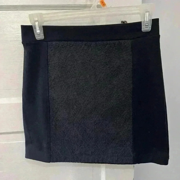 American Eagle patterned pencil skirt, size 4 - Picture 1 of 5